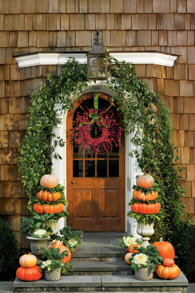 Pumpkins porch decoration