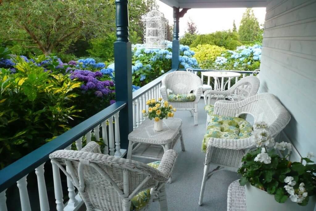 Wicker seating porch ideas