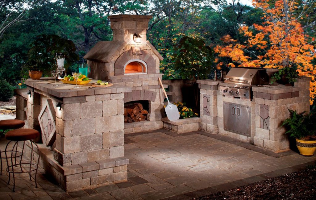 Natural Stone Outdoor Kitchen Design